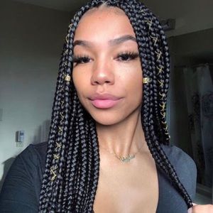 Meet your Posher, Clarissa